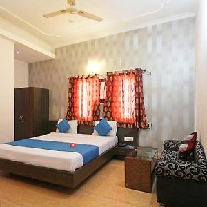 Oyo 4398 Hotel Rajat Grand